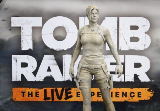 Tomb Raider Lara Croft Statue